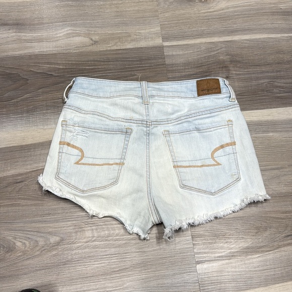 American Eagle Outfitters Light Wash high rise shortie Jean Shorts size 6 - Picture 7 of 7
